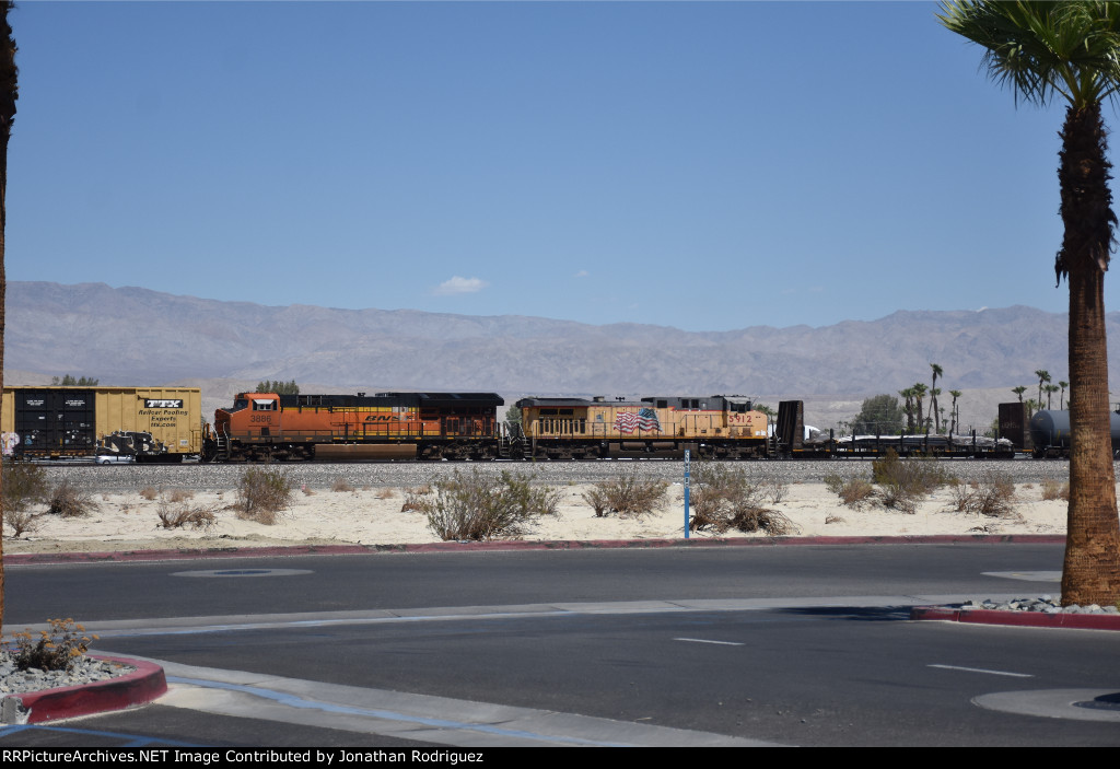 BNSF 3886